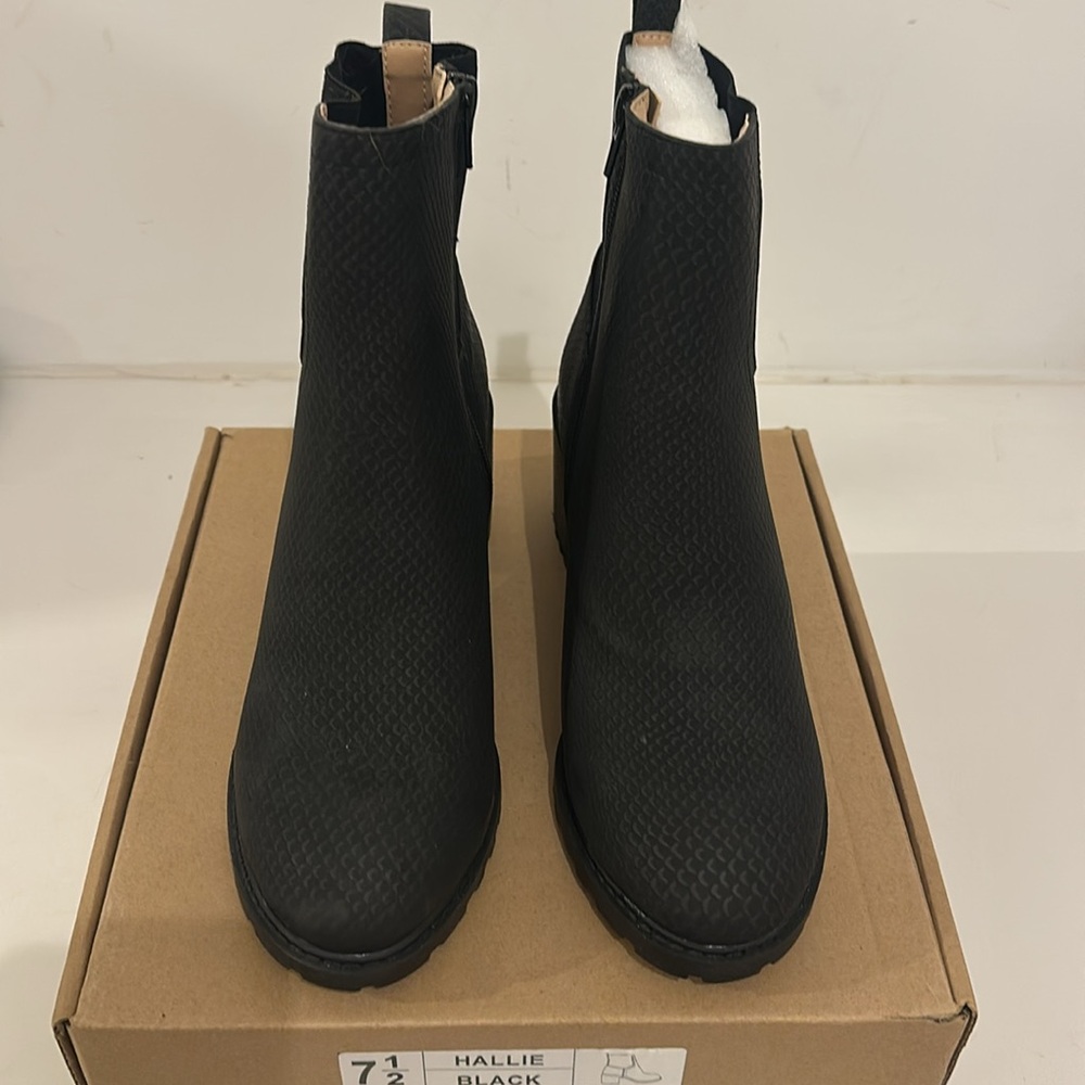 black booties